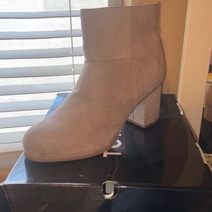 Torrid hells size 11 color taupe, only used once.